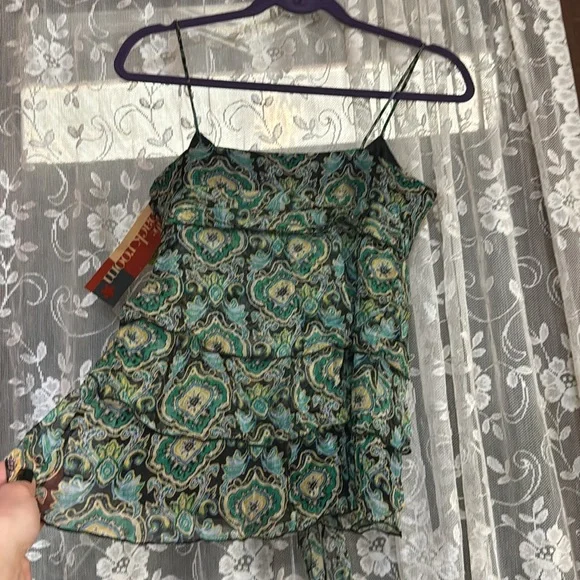 Laundry size Small / silk /new beautiful lightweight summer spaghetti strap tank - Picture 4 of 6